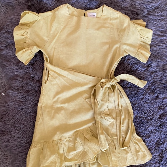 Ruffles dress! 💕 - Picture 2 of 3